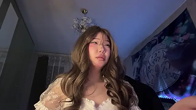 DelorasHemp - room tour <3