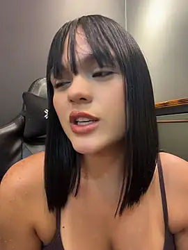 Bella-Ferrer - Squirt in the cafeteria