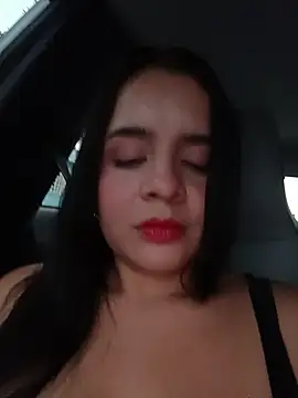 Julieth_hot-69 - Undress me in the car 😈🙈