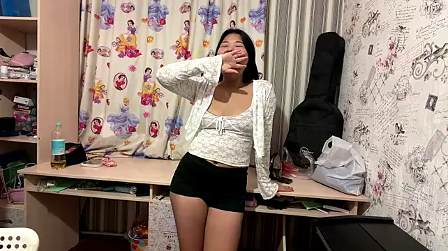 JohannaMickiewicz - hand-bra 5 min