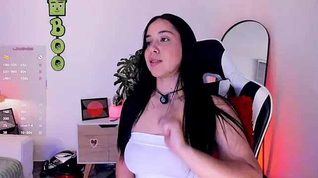 Gigi-bom - naked and dildo in pussy