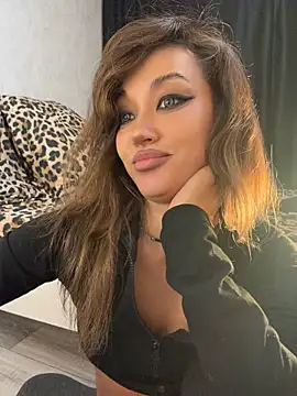 Lissa_kissyou - Fucking a dildo while squatting+video