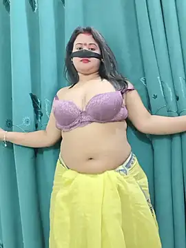 Beauty_Queen_Saniya - Show big boobs