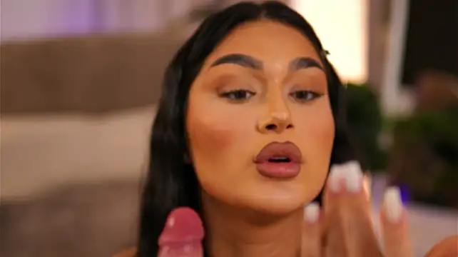 KaiaSilk - Finger in my tight pussy