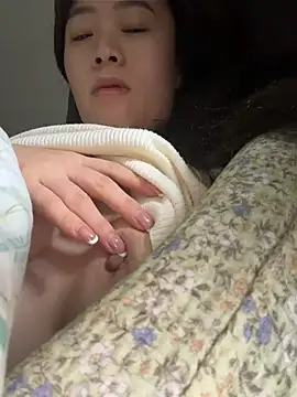 Saozi666 - 完成目标：M腿、骑乘视角、后入视角、手指入穴、疯狂揉捏奶子、BB坐脸、挤奶水