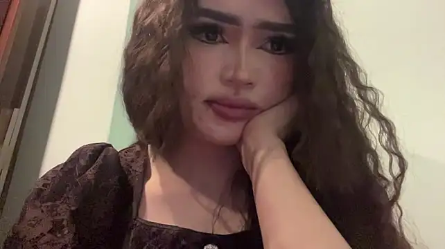 JerriePatches - Show my lips close cam and show tonguage