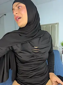 Aisha_k - Squeeze my tits