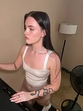 KarissaChantelle - Panties Off + Watch My Booty As I Walk