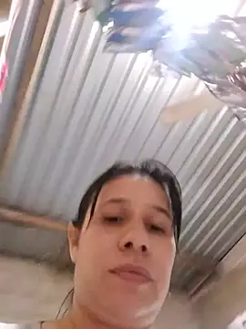 MIA-LARIOS - Flash pussy en tienda 🤫