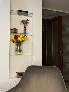 Polli_Kiss - bouncing boobs