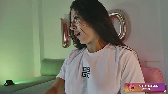 Kittymyers - Play with my sexy tits and nipples 🍒🍒
