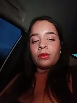 Julieth_hot-69 - Undress me in the car 😈🙈