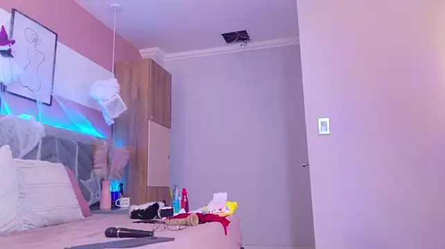Grace_Williams_ - PLAY WITH MY GRAVITY TOY 😏😈