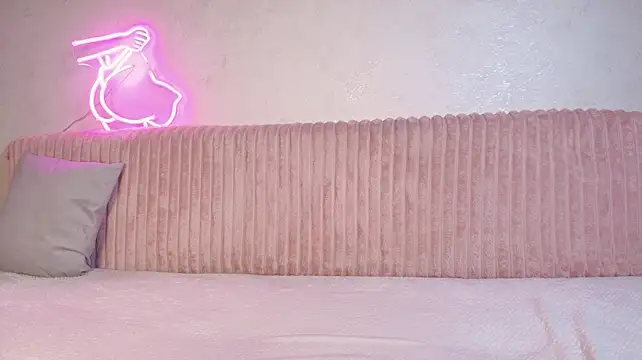 Cinnamonpiegirl - warm me up, make me naked