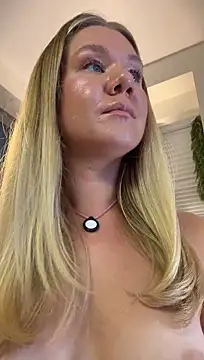 Teasecake - slide fingers in pussy