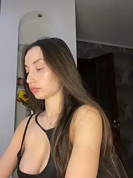 Polli_Kiss - bouncing boobs