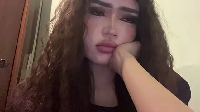 JerriePatches - Show my lips close cam and show tonguage
