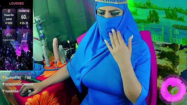 SultanaLayla - put fingers in pussy and moan
