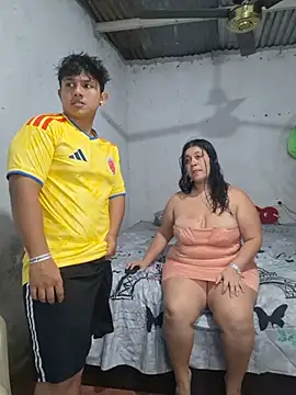 ParejaCurvy20 - fucked with a dildo plus masturbation😈