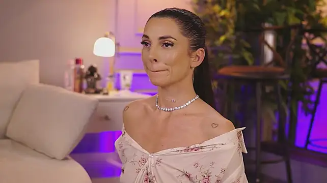 EllyLynne - Keep this smile on my face