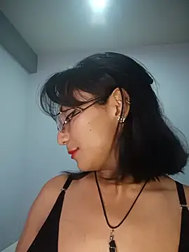 LucyCherry69 - Dulce flor 🫦 jugosa 🫴🫴