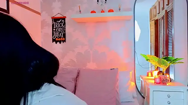 CharlotteGraay - Take off your panties and rub your pussy