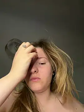 Heyitskiara - Play with my fingers?