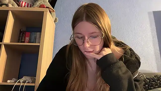 Thepretiestgirlhere - je crache sur mes seins 💦🍒