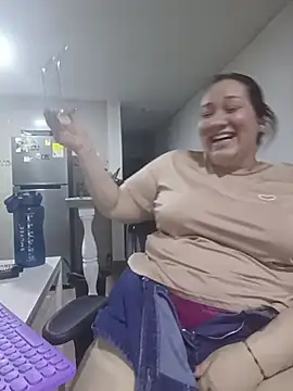Sharon_G - Assemble a dildo