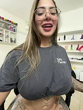 Maferalvarexxx - Dildo in pussy