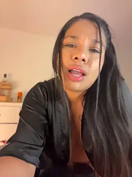 Rashell1_Queen - dancing a little with that ass 🍑
