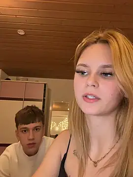 YoungGermanKiki18 - 🍑Show my Ass in pants 1min