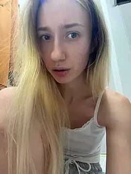 Lia-see-ya - Remove my shorts + step out in panties🫣