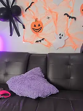 Rosevenuss - creamy pussy show in public