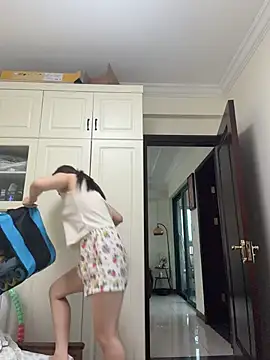 Saozi666 - 完成目标：M腿、骑乘视角、后入视角、手指入穴、疯狂揉捏奶子、BB坐脸、挤奶水
