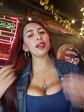 Kari-h - Oil on my bouncy tits