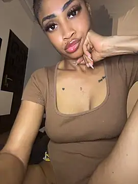 Gwenjio - Oil my boobs