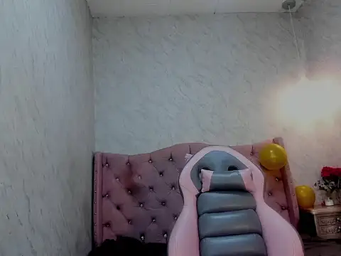 Moniquehicks - whipping my tits