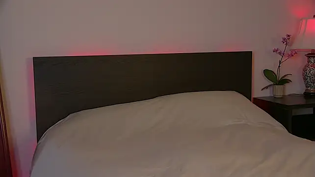 Eva_Devine - tickle me