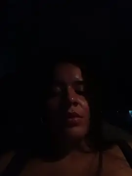 Julieth_hot-69 - Undress me in the car 😈🙈