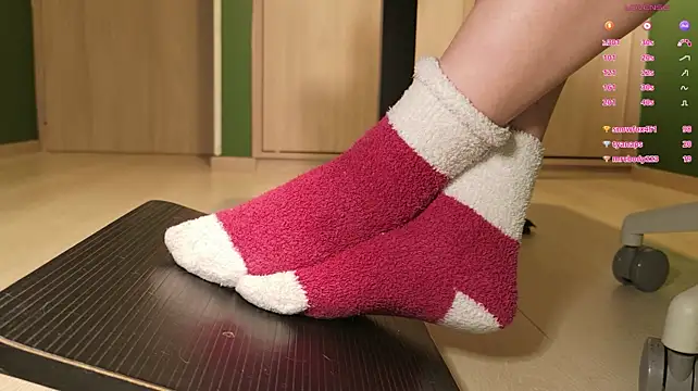 Feetbeth - Tramble a dildo