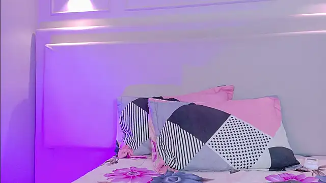 NaomiKlarc
