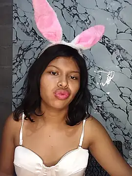 Mali-CeMuse - Masturbátion with the dildo