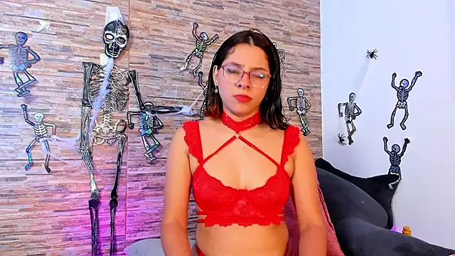 Nath_redrex - show boobs + nipple play