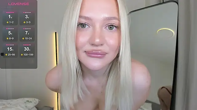 Sarahphyllis - suck my own nipple
