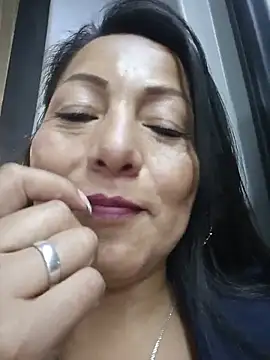 Misshot_02 - Show de titis 🍒 In public oil