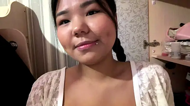 JohannaMickiewicz - 5-Minute Topless Yoga
