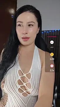 Emma_Hotkiss - pinch breasts
