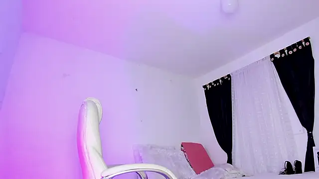 Juliet_Ember01 - 💋 Blow a Kiss