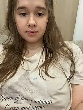 HornyGirlH - SHOW TITS